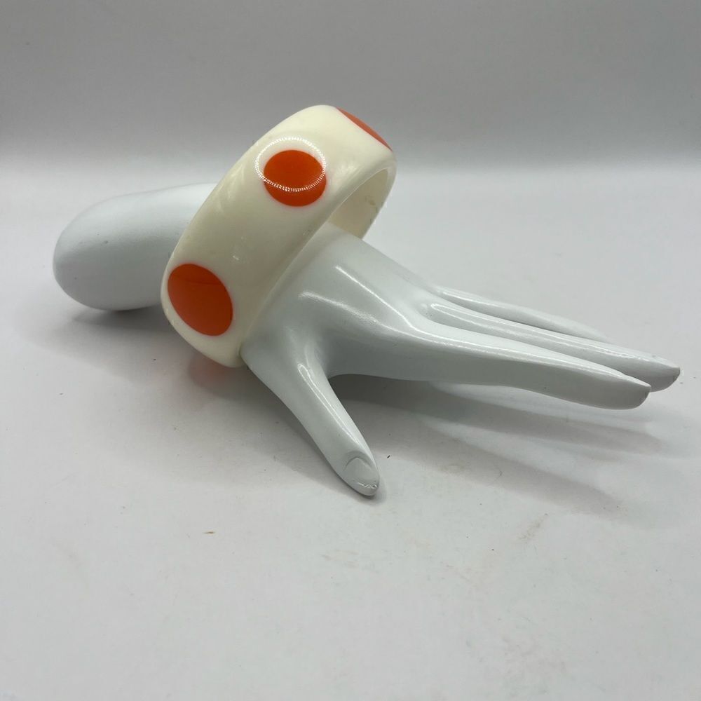 VTG lucite/resin orange polka dot mod bracelet